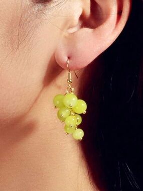 green grape cluster drop earrings,resin beads on a gold-plated hook
